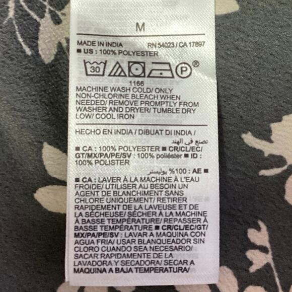 Old Navy Black Ivory Floral Tie Neck V Neck Ruffle Long Sleeve Blouse Top Size M - Picture 7 of 7